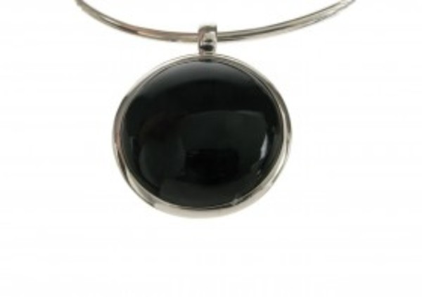 Silver and black agate round pendant without Chain