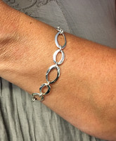 Elegant Silver Ovals Bracelet